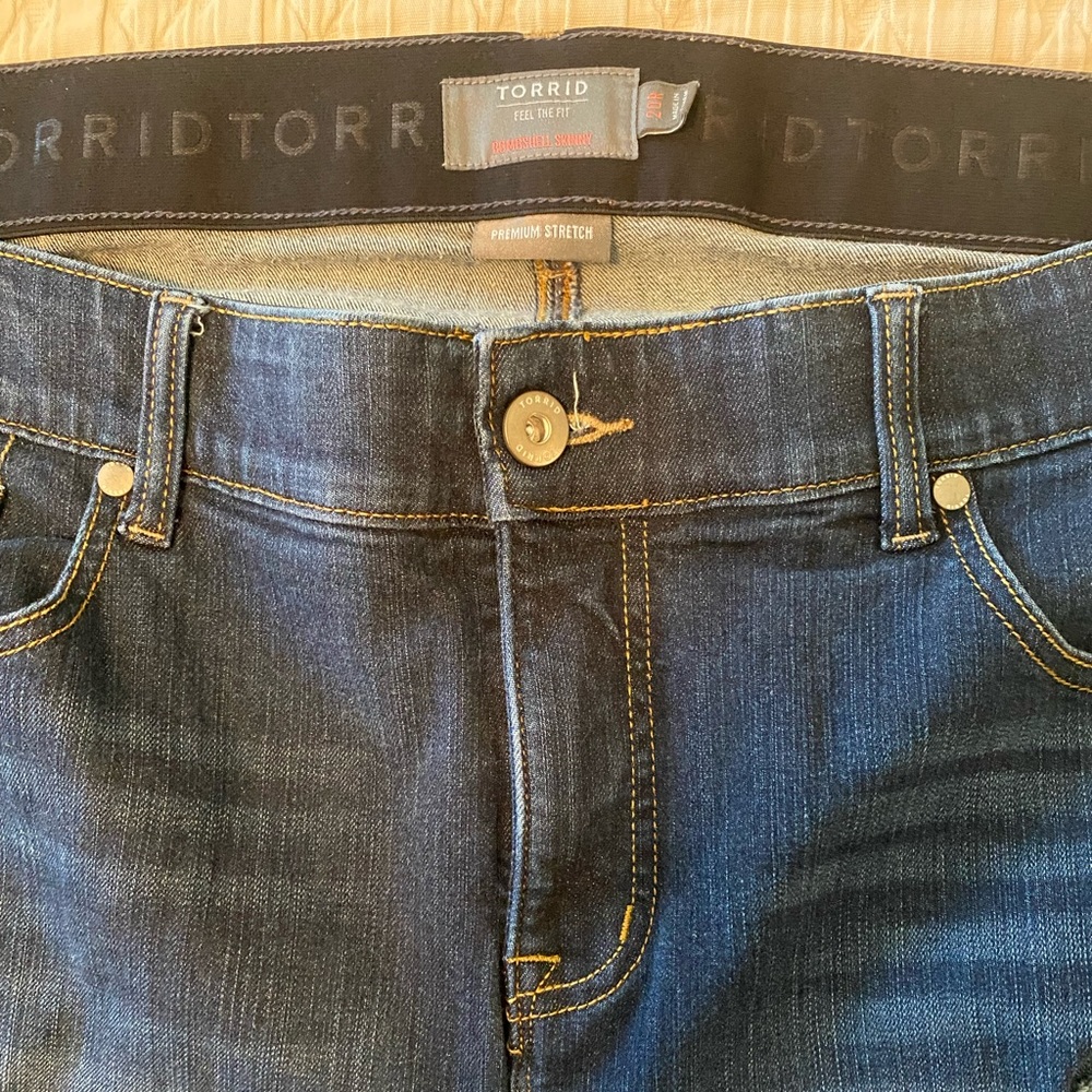 Torrid Bombshell Distressed Skinny Jeans Size 20 R